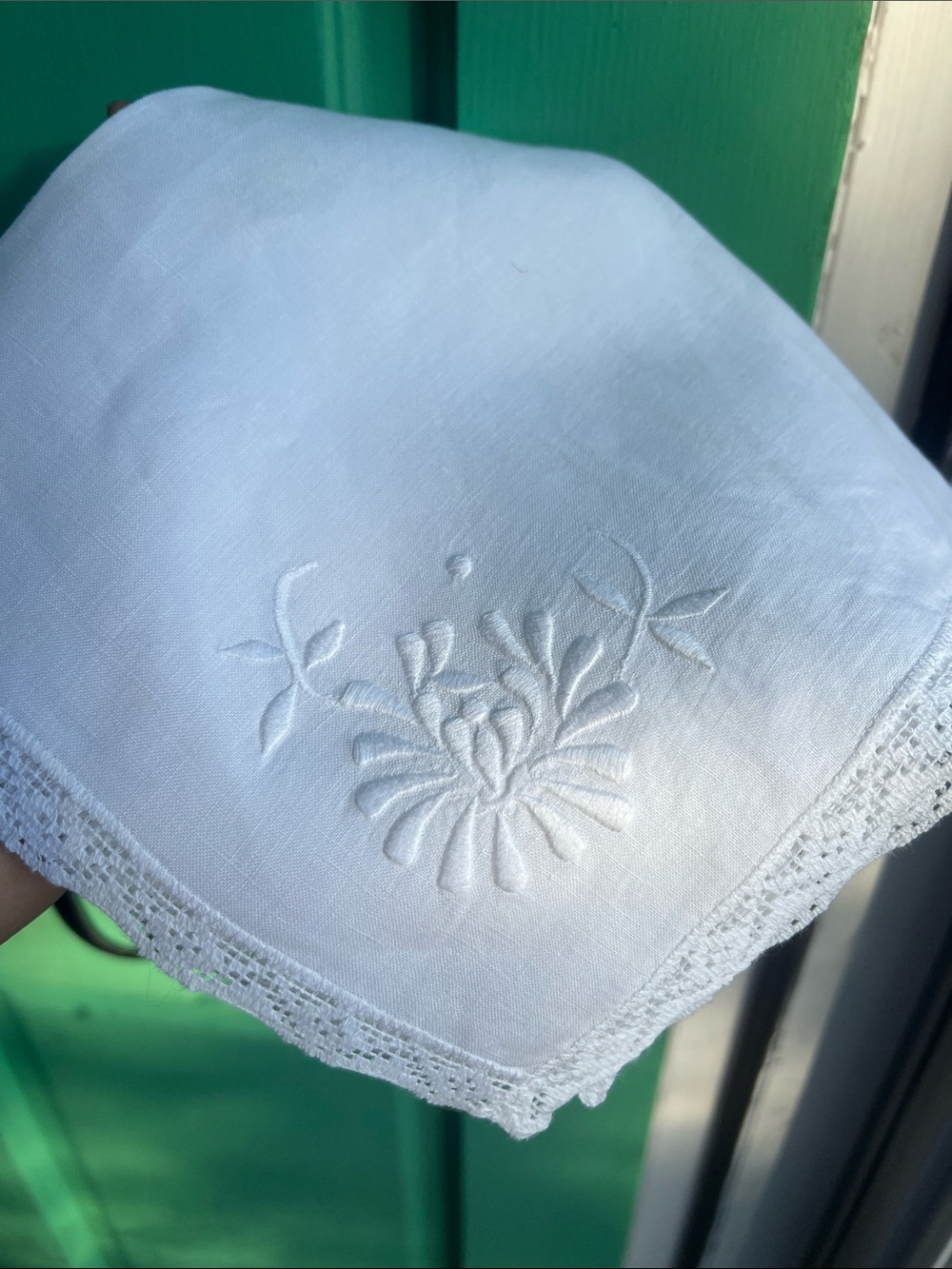 Vintage White Cloth Dinner Napkins 8 set Floral Embroidered Crochet Lace 16x17